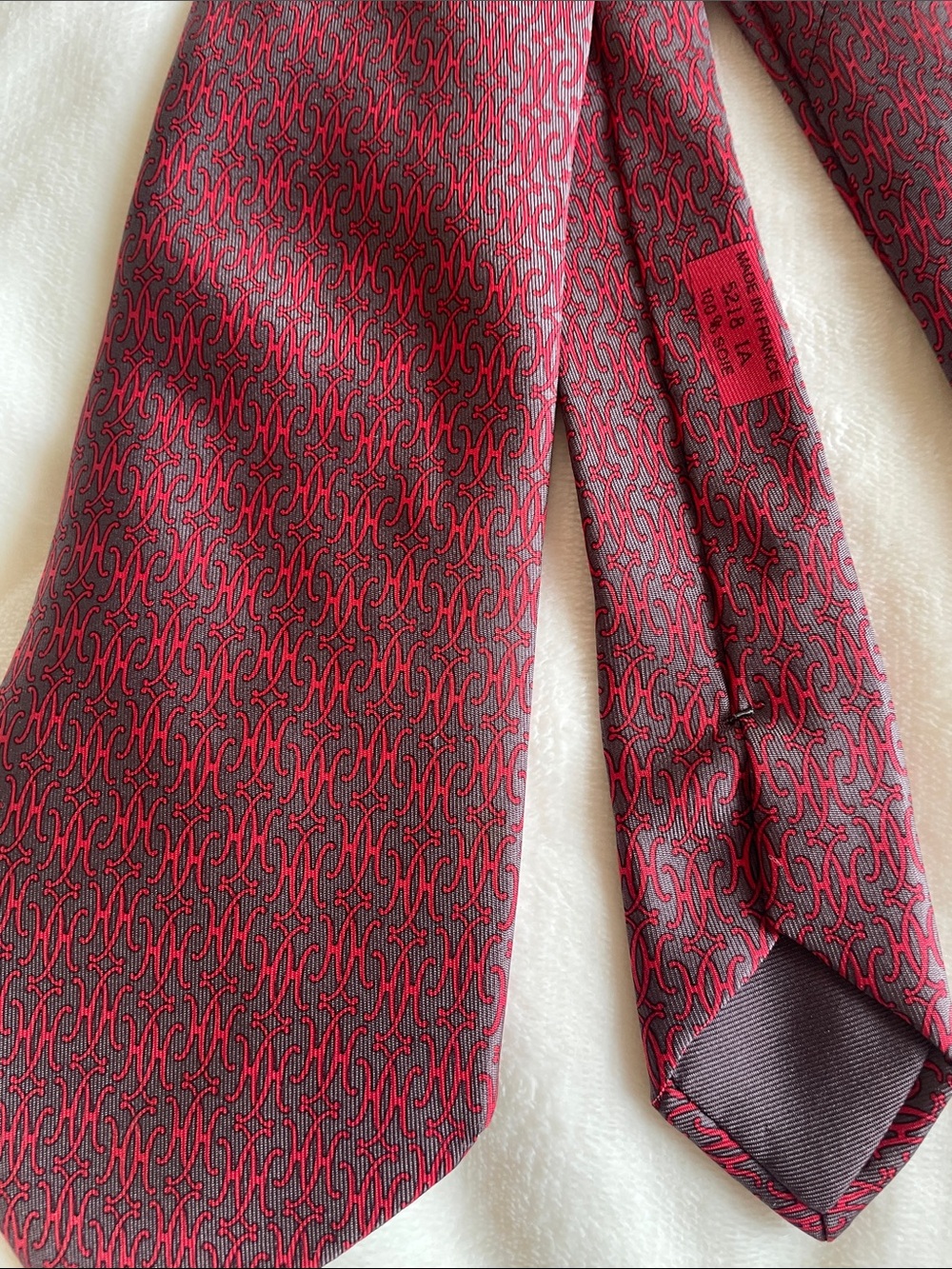 Auth.Hermes Paris France 100% Silk Red Grey H Patterned Silk Tie Rare